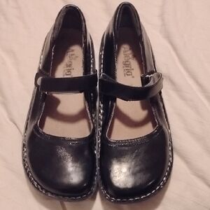 Alegria Mary Janes, Size 42